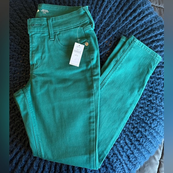 Old Navy Pants - NWT Old Navy Rockstar Super Skinny SIZE 0 Petite